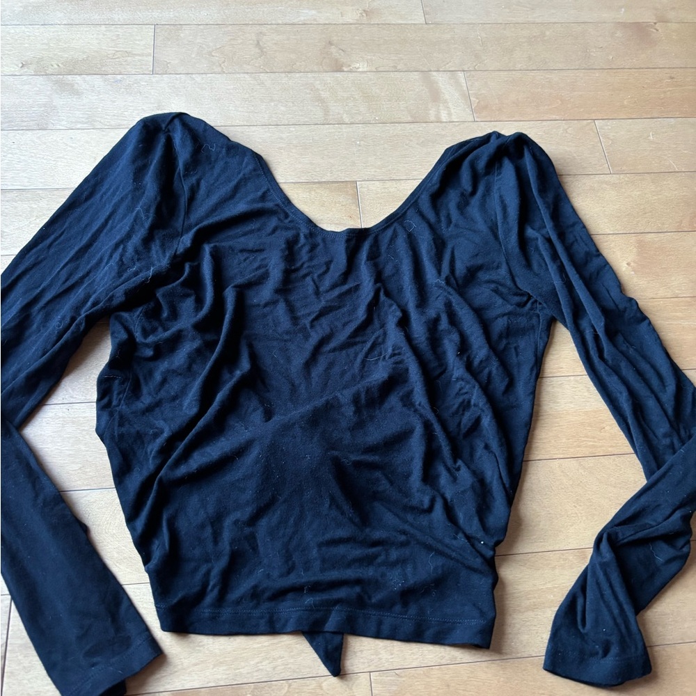 Fabletics open back long sleeve top. Large